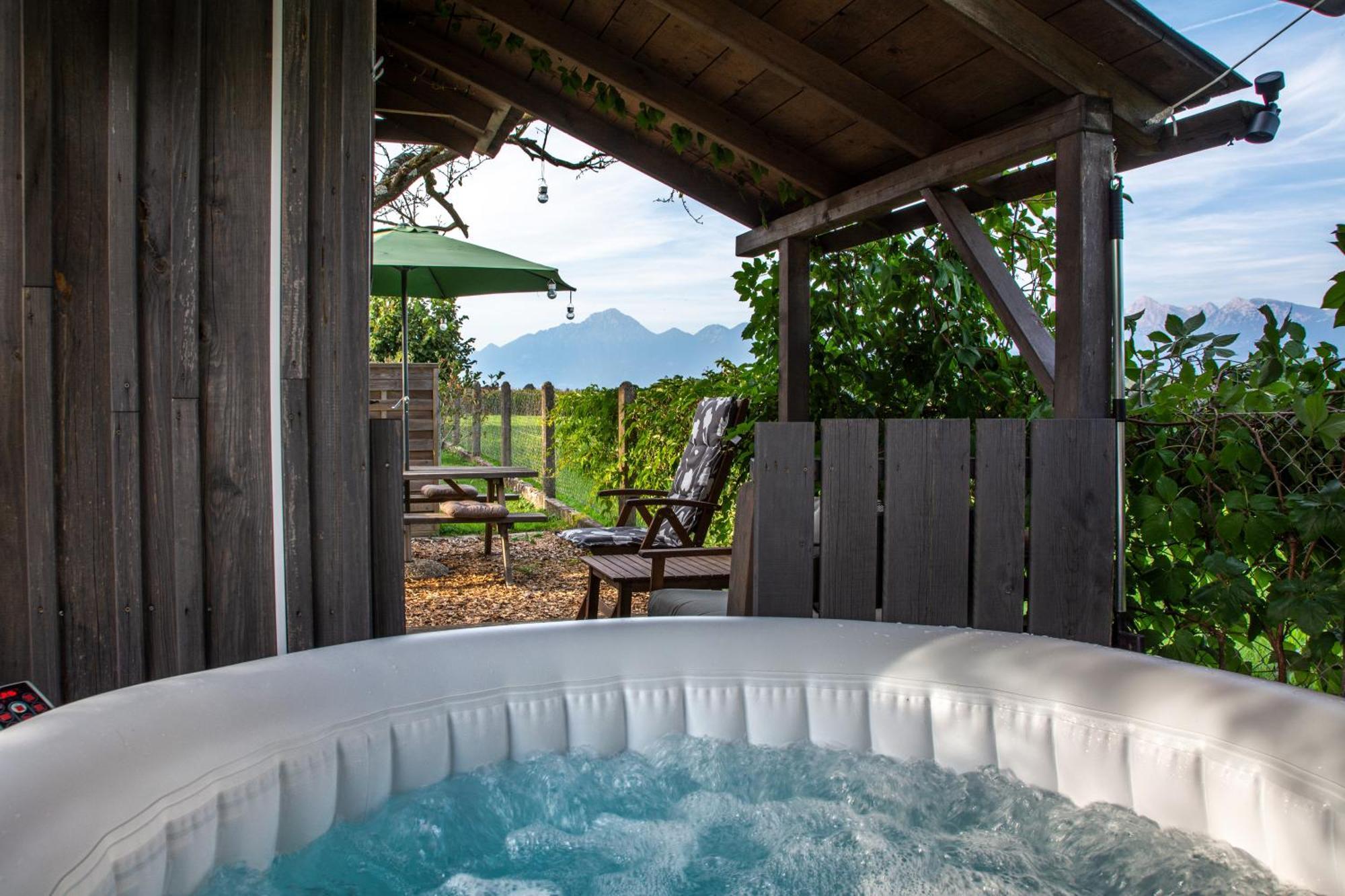 فيلا Glamping With A View Smlednik المظهر الخارجي الصورة